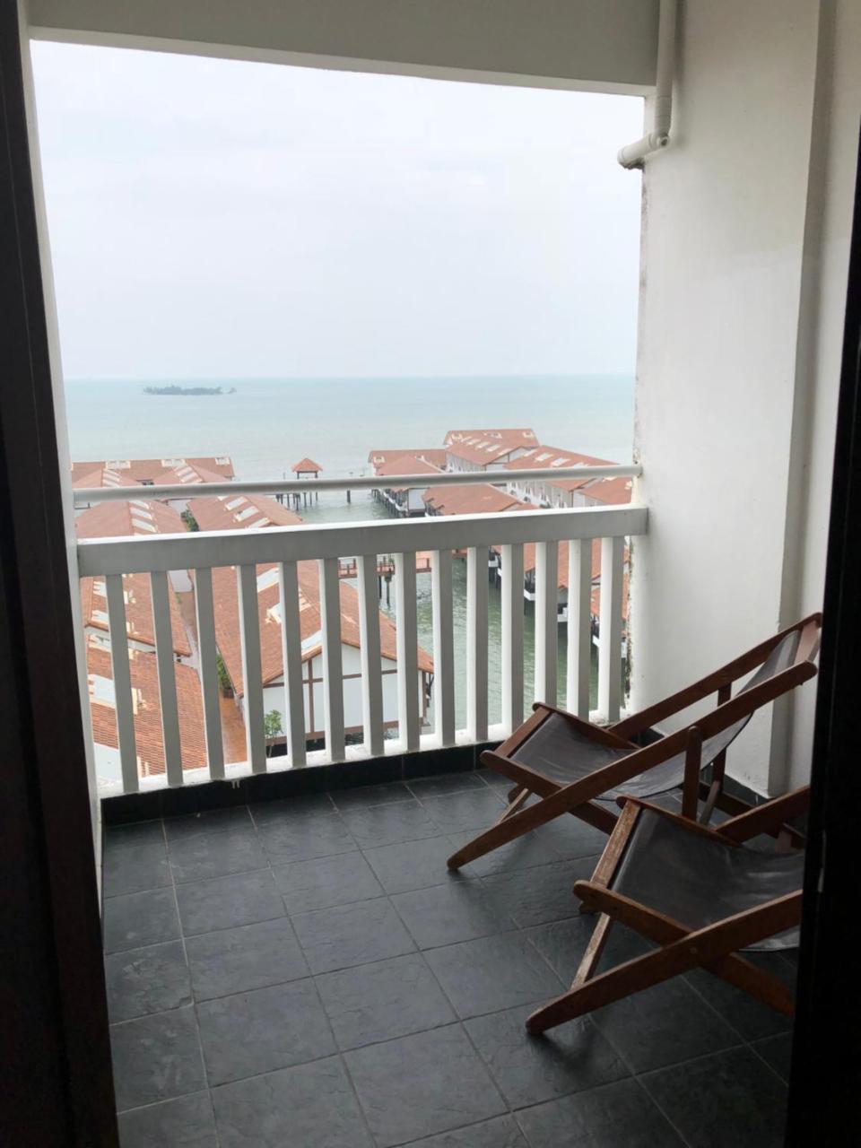 Private Water Chalet Port Dickson Exterior photo
